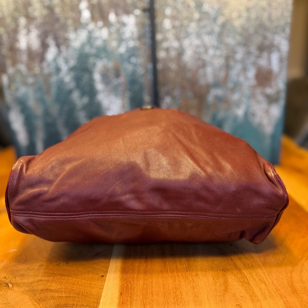 Etienne Aigner Minimalist 1970’s/80’s Burgundy Leather Bucket Shoulder Bag - Picture 13 of 16